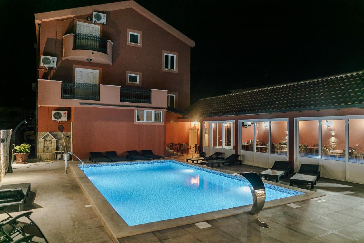 Guest House Villa Zivanovic Herceg Novi Ngoại thất bức ảnh