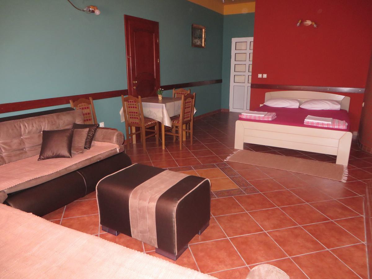 Guest House Villa Zivanovic Herceg Novi Ngoại thất bức ảnh